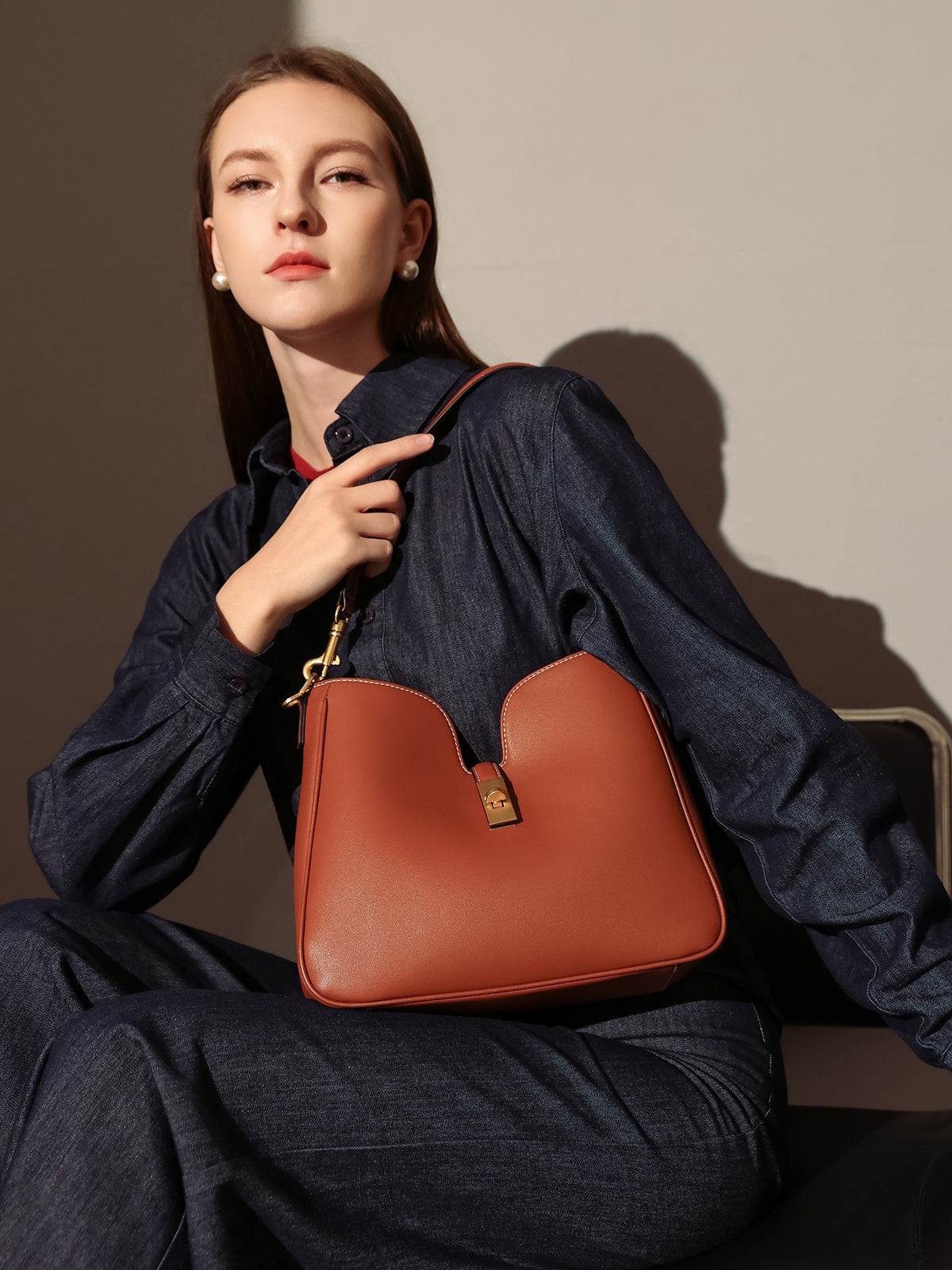 Stylish Scallop Leather Tote Bag