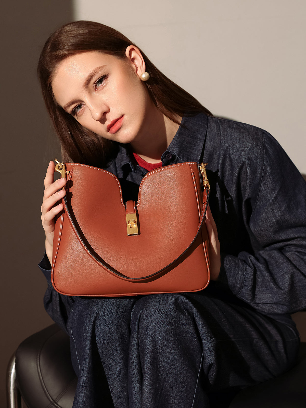 Stylish Scallop Leather Tote Bag